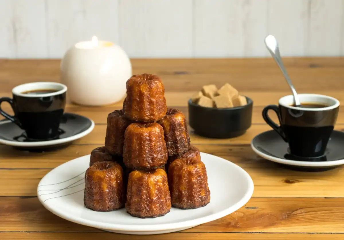 Cannelés bordelais
