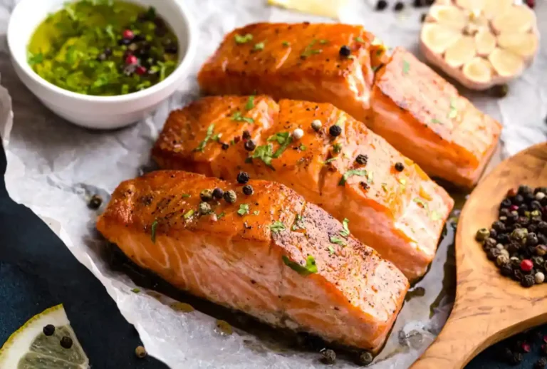 Pavés de Saumon à la Marinade Citronnée et Herbes Fraîches