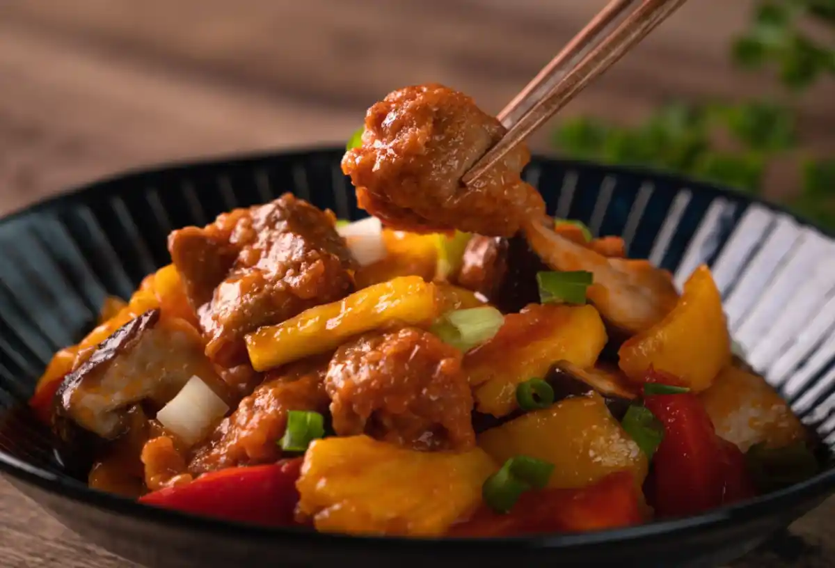 Porc Caramélisé à l'Ananas et Poivrons